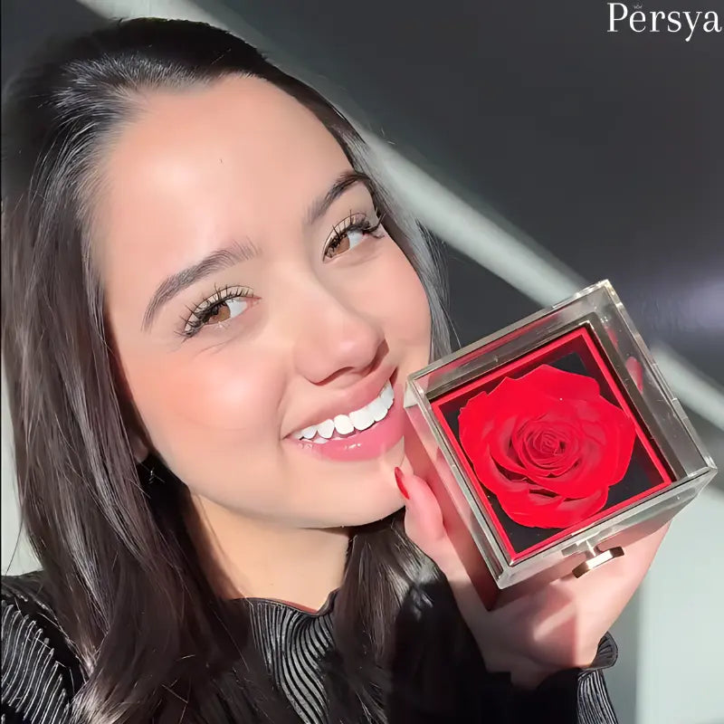 CAIXA DE ROSA PERSYA C/ COLAR PERSONALIZADO